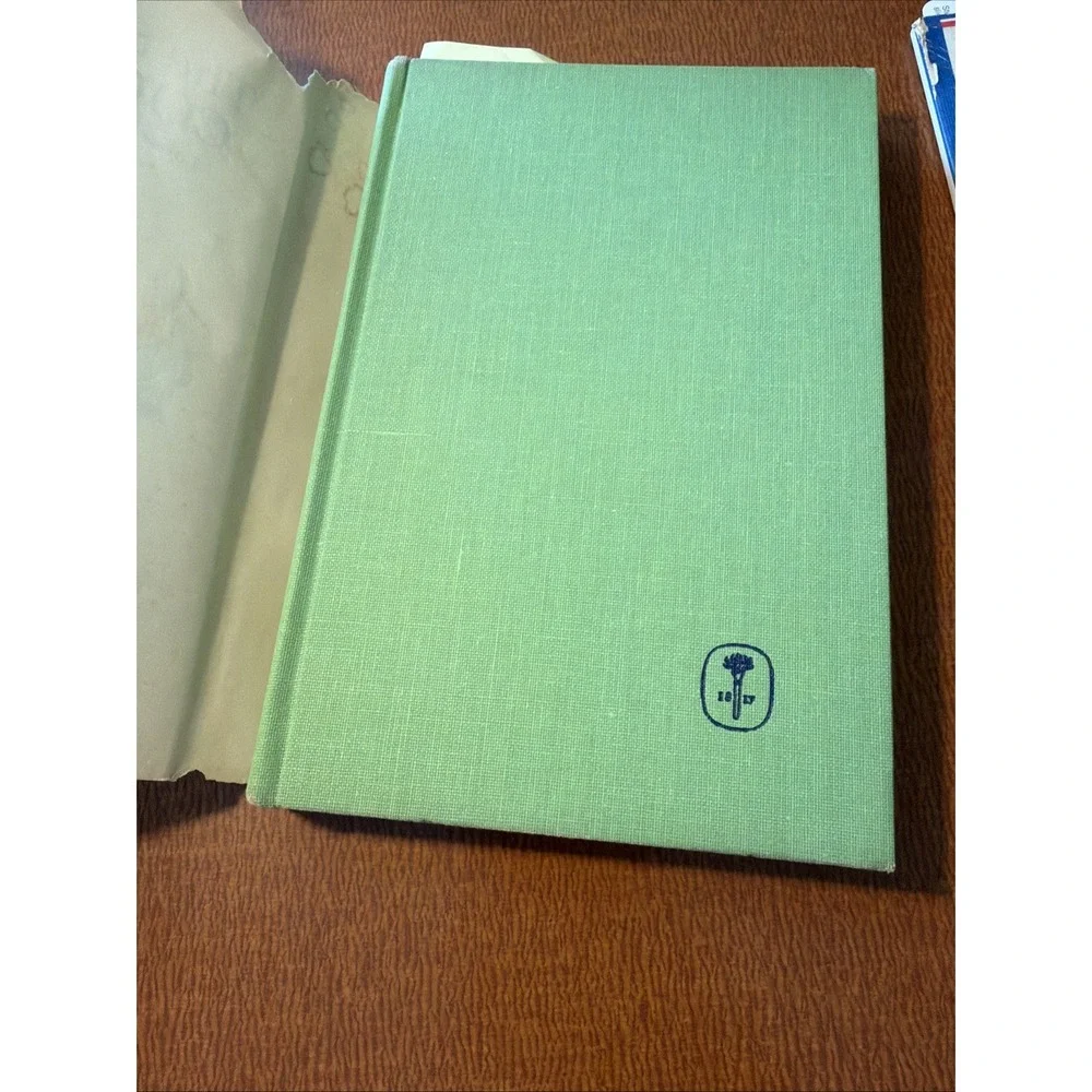 Vtg Cookbooks: The Summer Cookbook 1966 & Yankee's Main Dish 1980